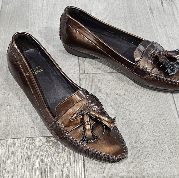STUART WEITZMAN Bronze Metallic Patent Leather Pointed Toe Tassel Loafers 7M - Picture 1 of 10